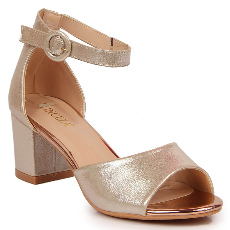 Naisten Golden Vinceza -sandaalit pylväässä kultainen