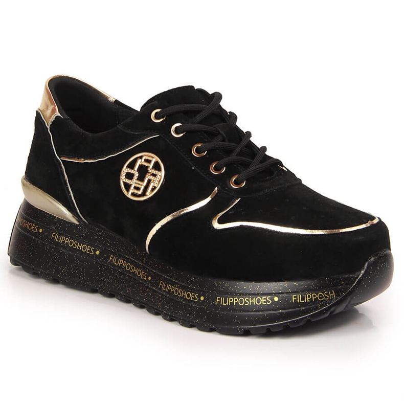 Naisten urheilunahkaa mustalla Filippo alustalla