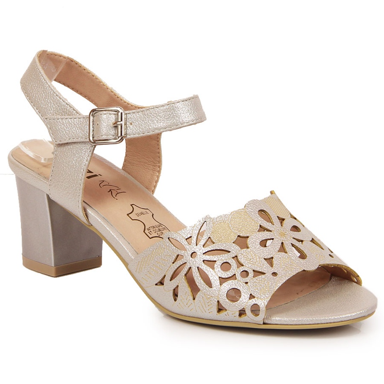Hopeiset Jezzi naisten sandaalit pylväässä hopea