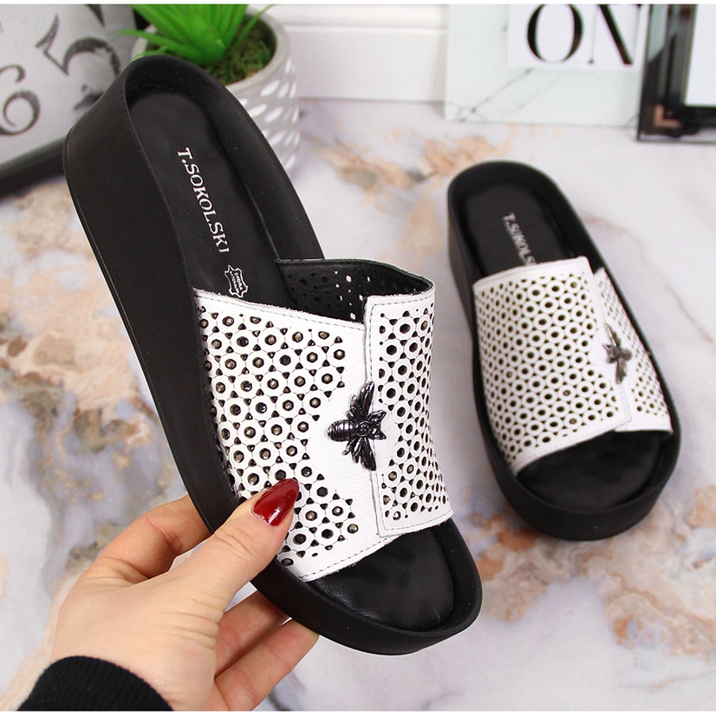 Naisten valkoiset harjakattoiset nahkatossut T.Sokolski