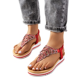 Punaiset sandaalit Ahola-tasolla punainen