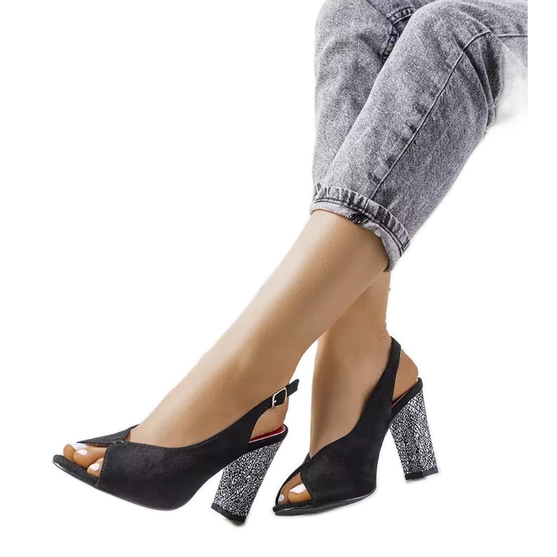 Bonnien mustat mokkanahkasandaalit