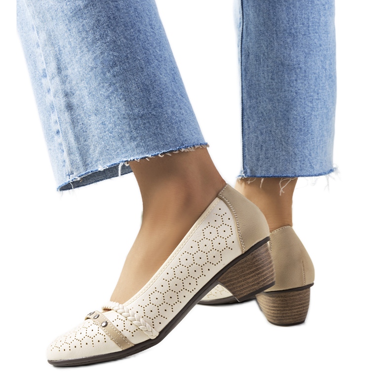 Hernandez beige harjakattoiset pumput