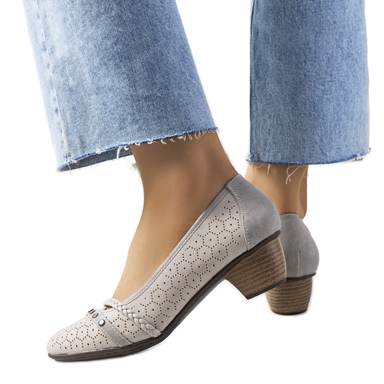 Hernandezin harmaat harjakattoiset pumput