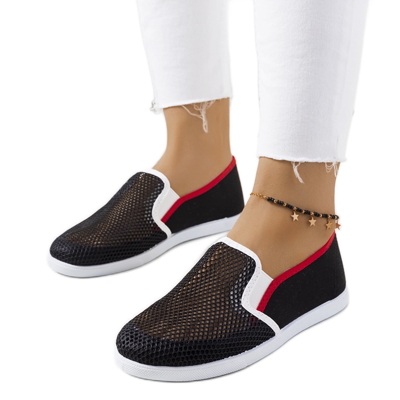 Mustat Annika-lenkkarit