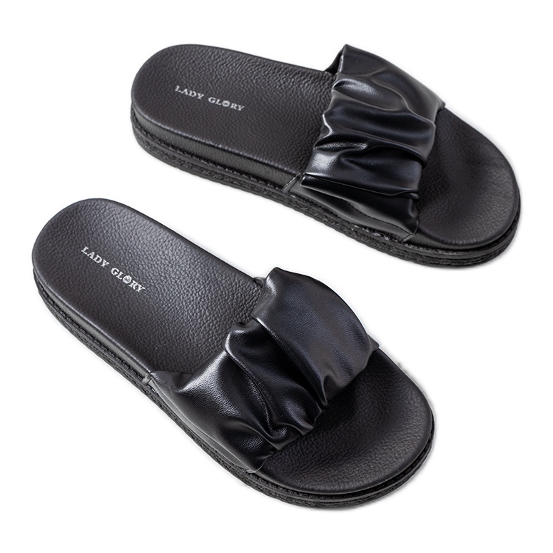 Mustat tossut Baldwin-tasolla