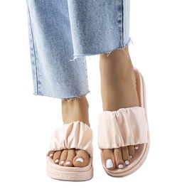 Vaaleanpunaiset tossut Baldwin-tasolla vaaleanpunainen