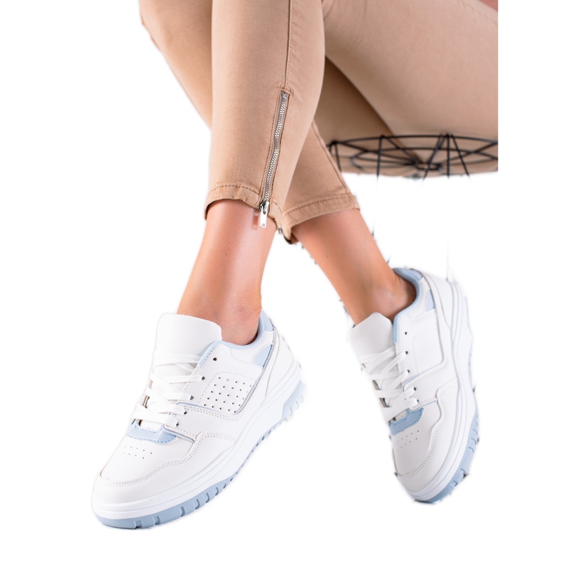 DK Urheilukengät alustalla sininen