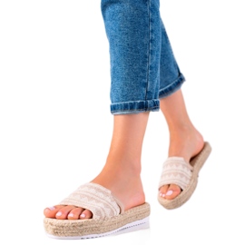 Lucky Shoes Muodikkaat tossut alustalla beige