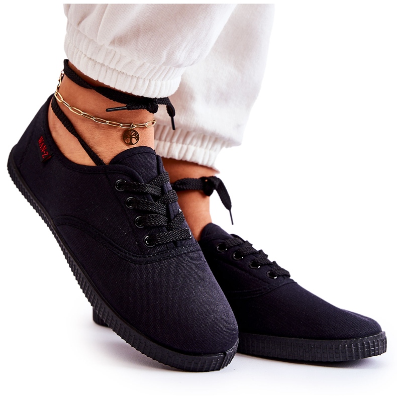 PE1 Naisten klassiset tennarit, sidottu musta Dellis