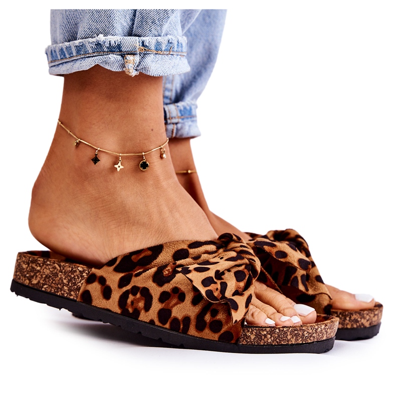 Wendy Brown ja musta korkkipohjaiset tossut beige ruskea