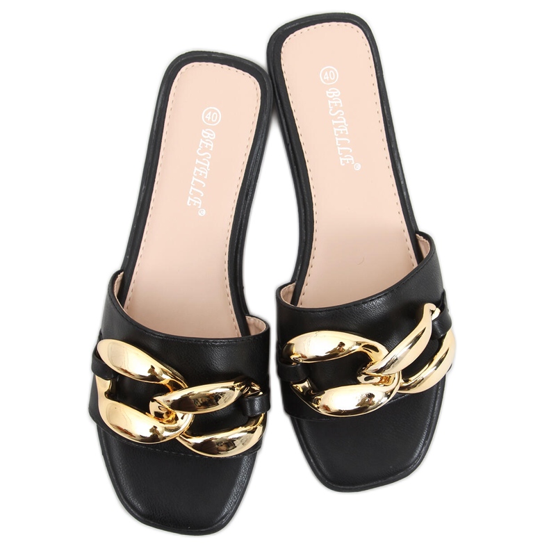 Dalia Mustat tossut ketjulla