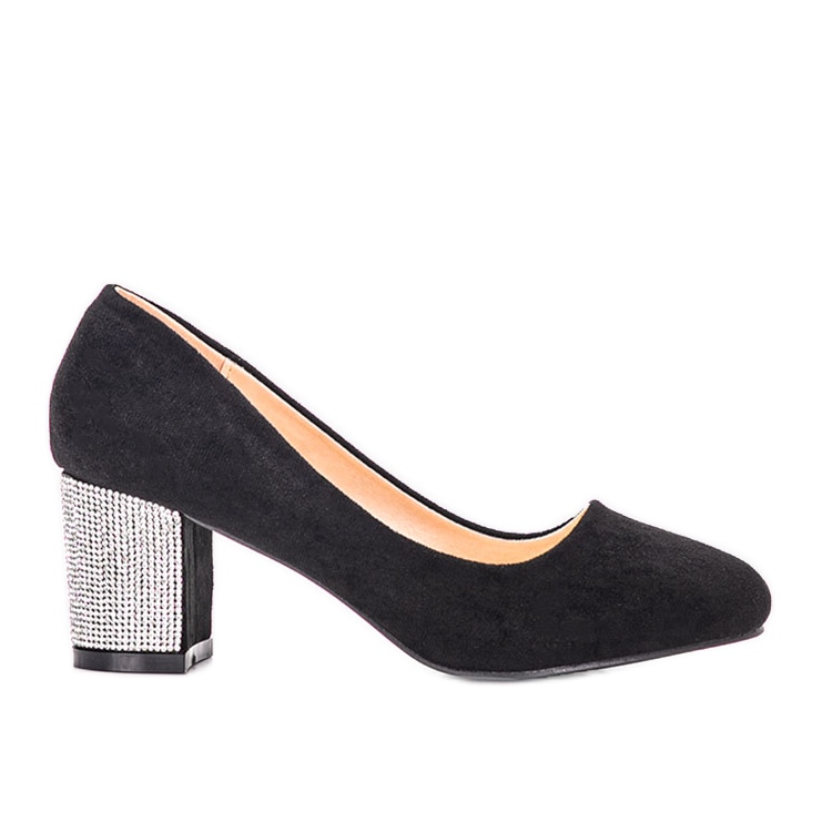 Mustat pumput Goyalin viestissä