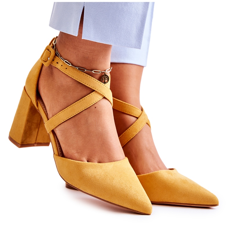 FB1 Muodikkaat sandaalit keltaisessa Sinari-palkissa keltainen