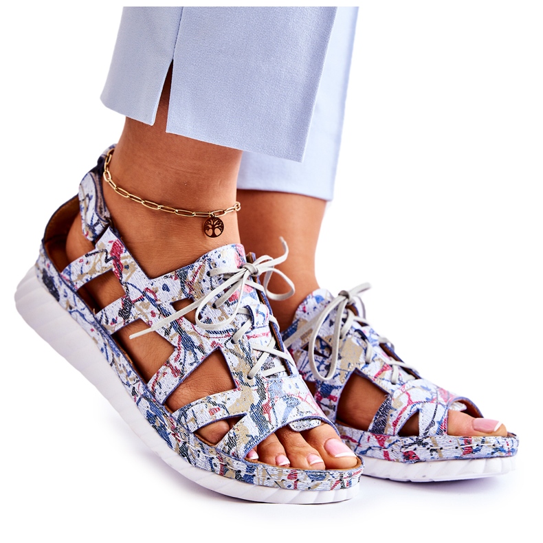 Maciejka Naisten nahkasandaalit tarranauhalla 05375-06 Sininen monivärinen