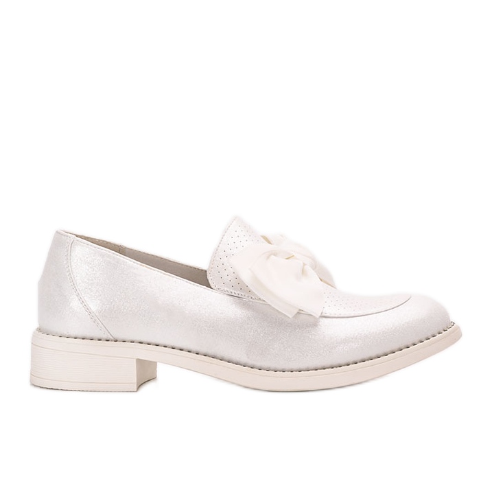 Valkoiset broguet Bizier-rusetilla valkoinen