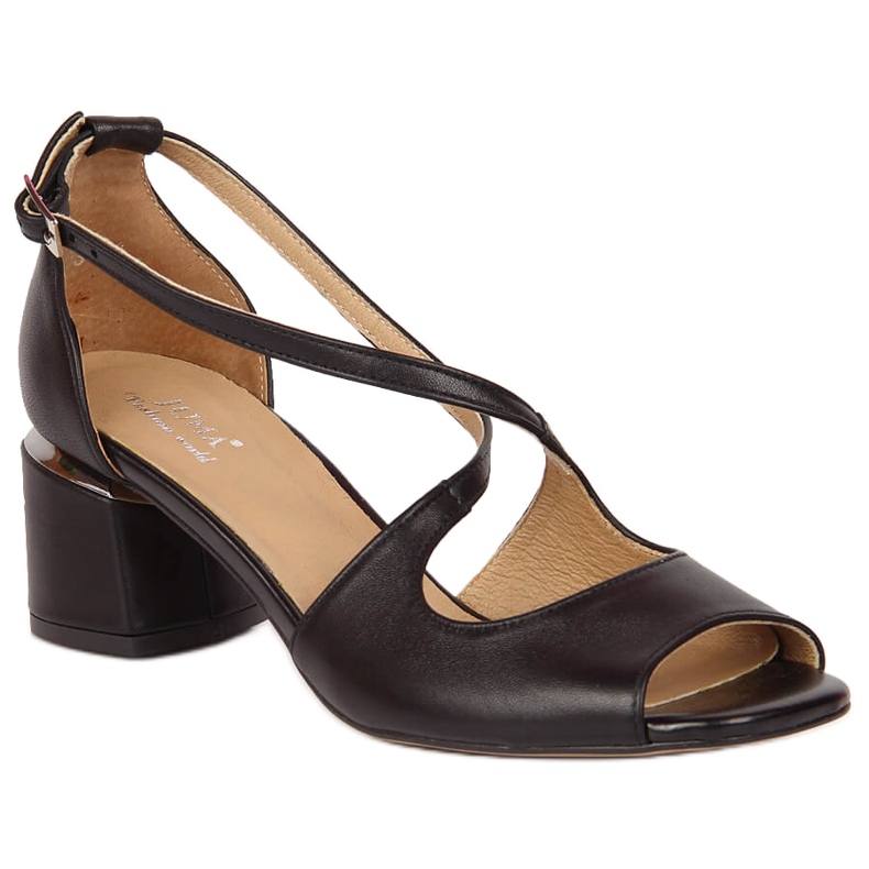 Mustat nahkaiset naisten sandaalit korkokengillä Juma
