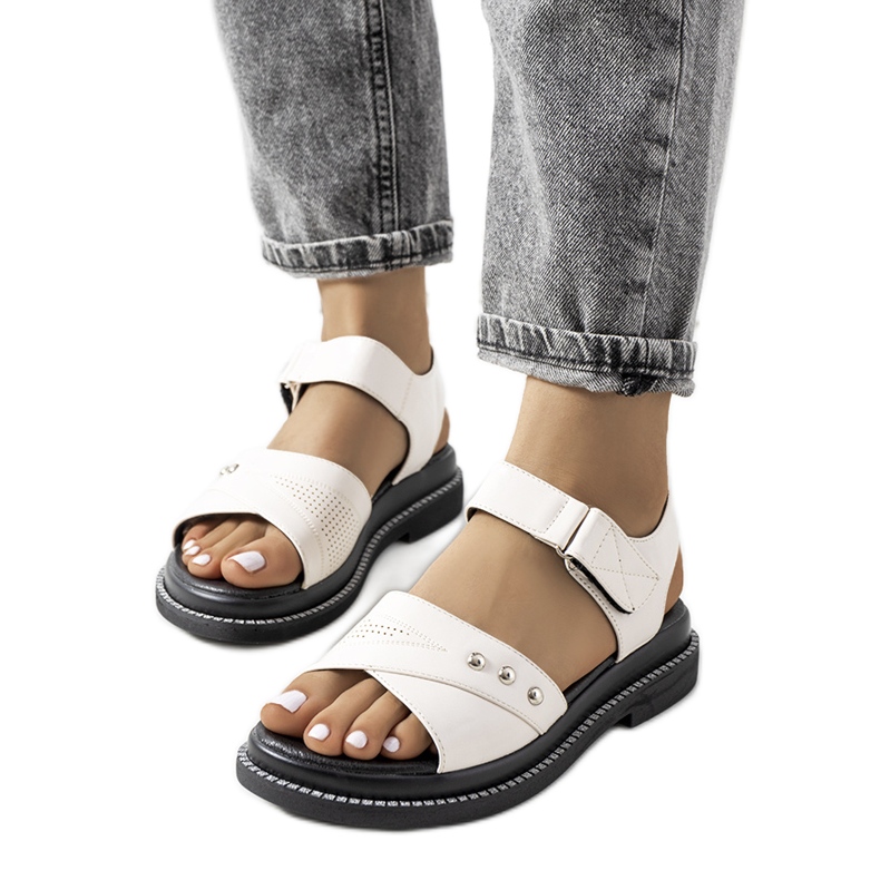 Valkoiset sandaalit Meis-alustalla beige ekru