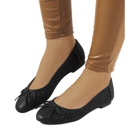 Mattamustat ballerinat Morgana-rusetilla