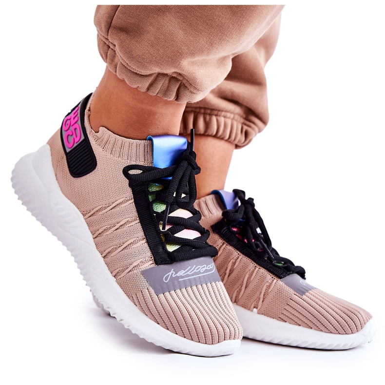 Naisten urheilukengät Slip-on tennarit Beige Klayra