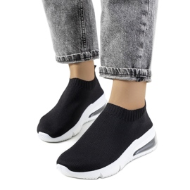 Mustat lenkkarit Trudylta