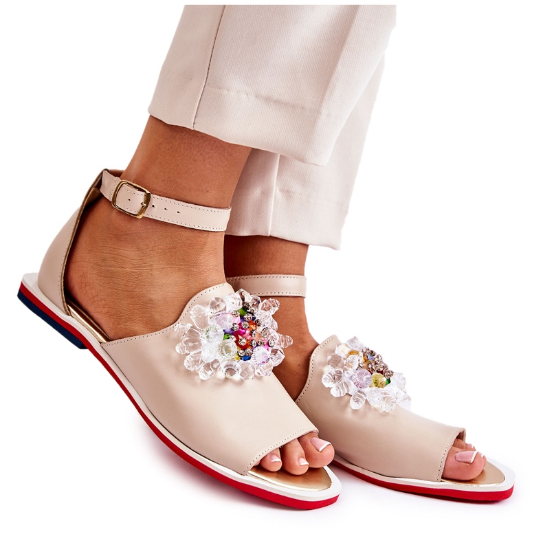 PA2 Naisten nahkasandaalit beigellä Nevassa-koristeella