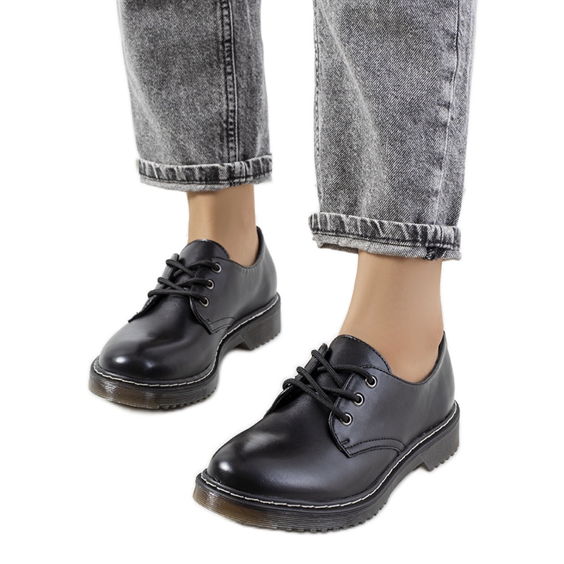 Doorlan mustat naisten kengät