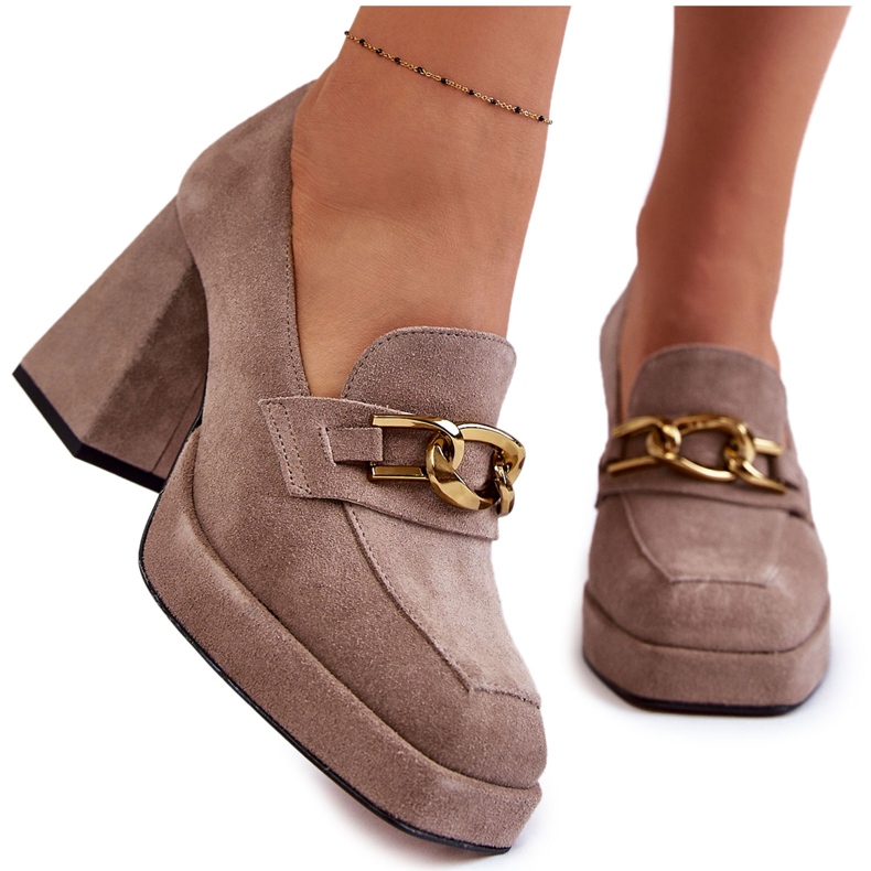 Mokkapumput koristeellisella ketjulla Laura Messi 2444 Vaaleanruskea beige