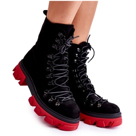 Lämpimät mokkanahkaiset työsaappaat, jotka on sidottu mustaksi ja punaiseksi Pierro