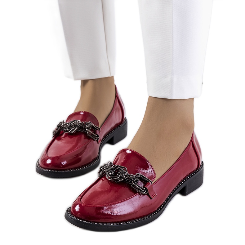 Sakinan punaiset naisten kengät punainen