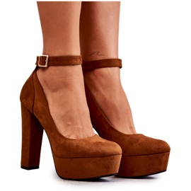 Mokkapumput Camel Rivia -alustalla ruskea