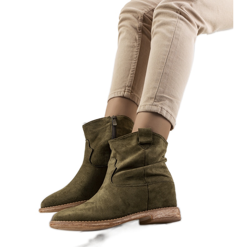 Vihreät saappaat sisätiloissa olevaan Hunjet kiilakorkoon