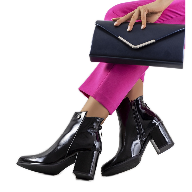 Mustat kiiltonahkaiset Goldcrest-saappaat