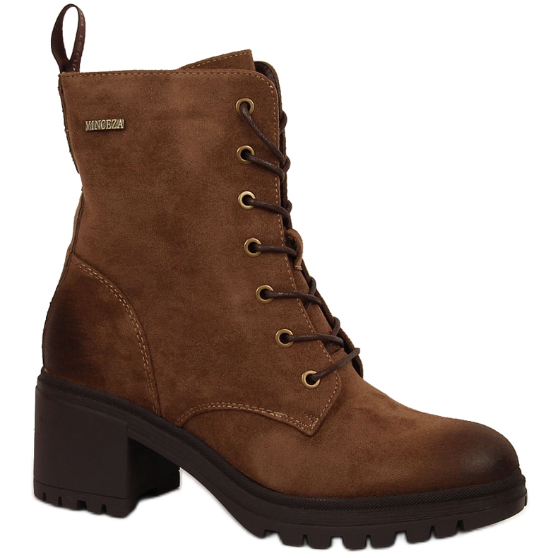 Ruskeat Vinceza-mokkasaappaat tolppassa