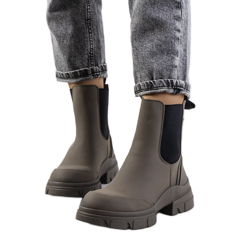 Carlosin vihreät saappaat