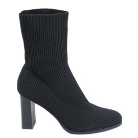 Hermione Mustat korkokengät