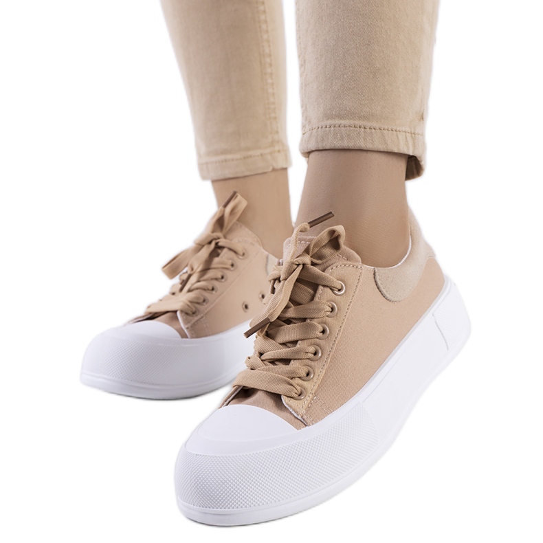 BM Ruskeat tennarit Kilkennyn alustalla