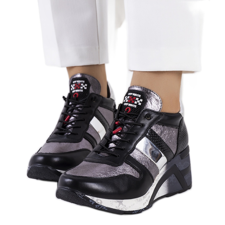 Mustat ja metalliset lenkkarit Ifruf wedgessä hopea