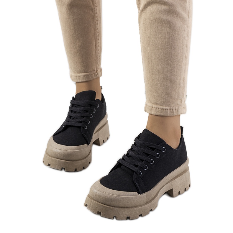 Mustat naisten kengät Marylandista