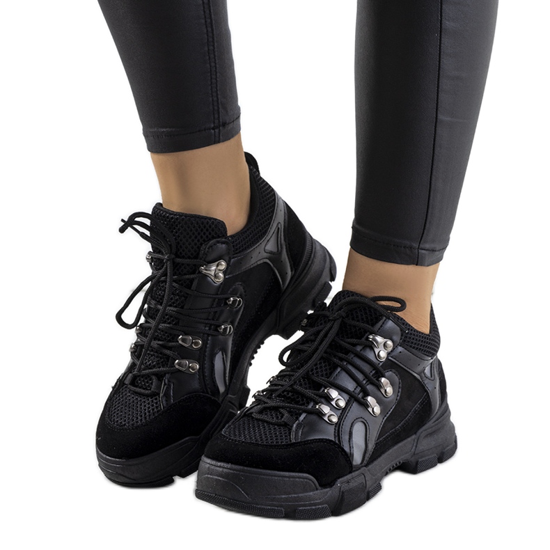 Mustat Stratford Tennarit