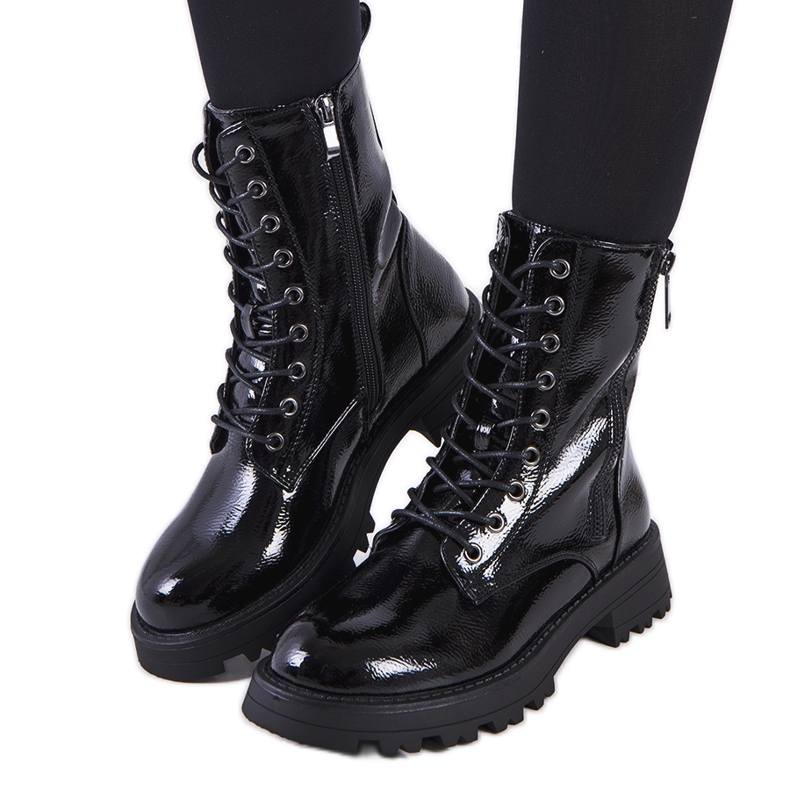 Mustat Worcester eko-nahkaiset anturit