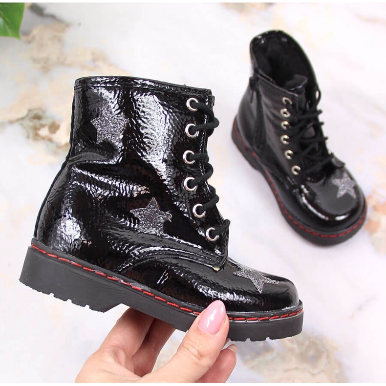 Tyttöjen saappaat, lakattu eristetty Kornecki 6216 musta