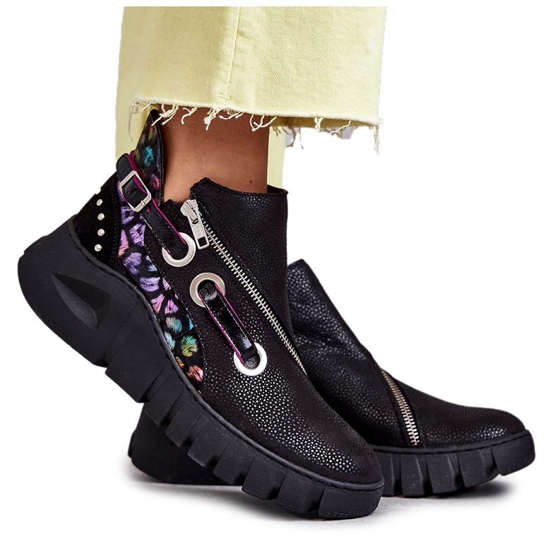 Nahkaiset Maciejka-saappaat täplillä 05660-20 musta monivärinen