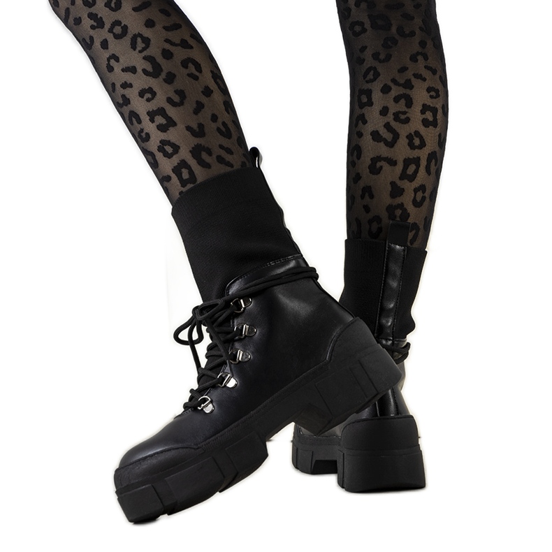 Passo naisten mustat vaelluskengät