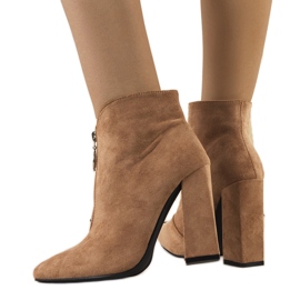 Berinisin ruskeat eko-mokkanahkasaappaat