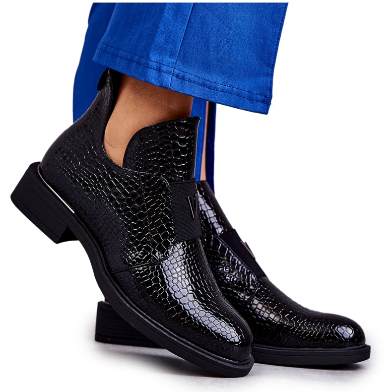 Vinceza Lakatut saappaat, joissa leikkaukset tasaisella kantapäällä Black Eunice musta