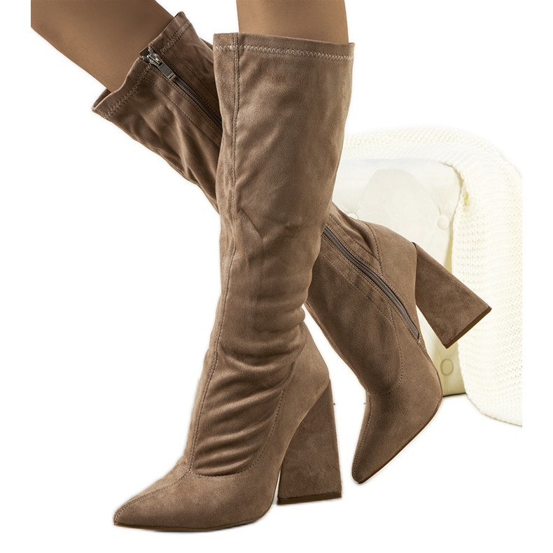 Telesin ruskeat korkokengät