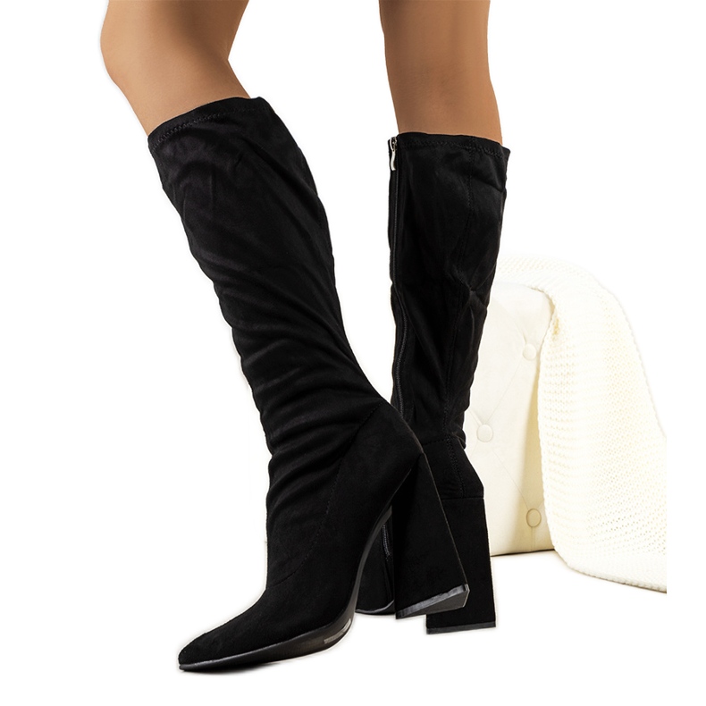 PA1 Telesin mustat korkokengät