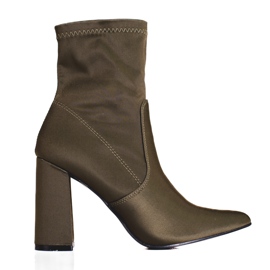 Vihreät naisten saappaat Shelovet-postissa