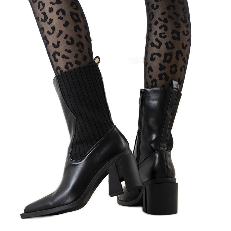 Alanna mustat cowboysaappaat